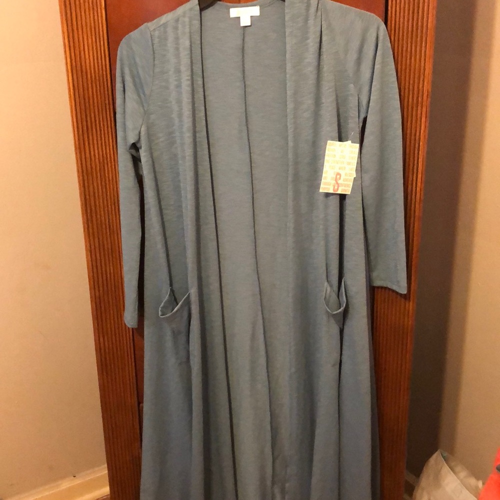 Long blue lulaRoe cardigan!!💙